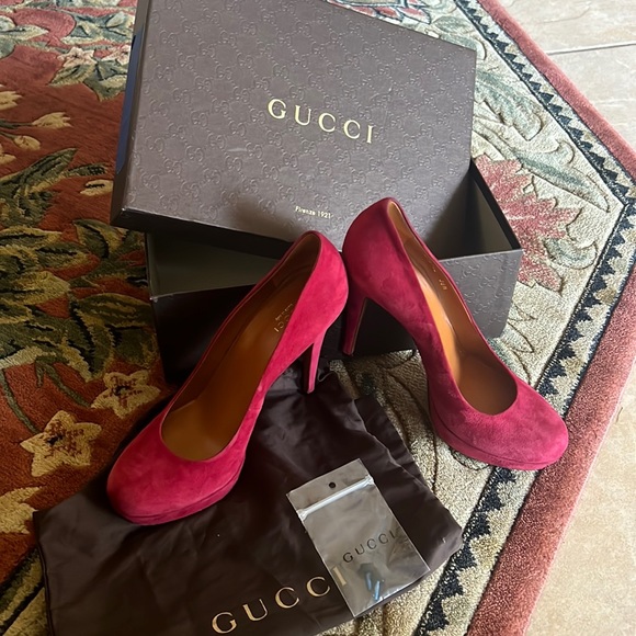 Authentic Gucci Kid Scamosciato Raspberry Red Italy Womens Heels Shoes SZ 38.5 - Picture 1 of 15